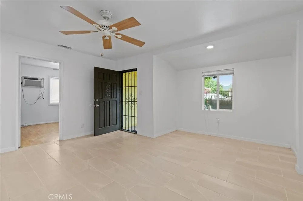 13260 Raven Sylmar, CA 91342