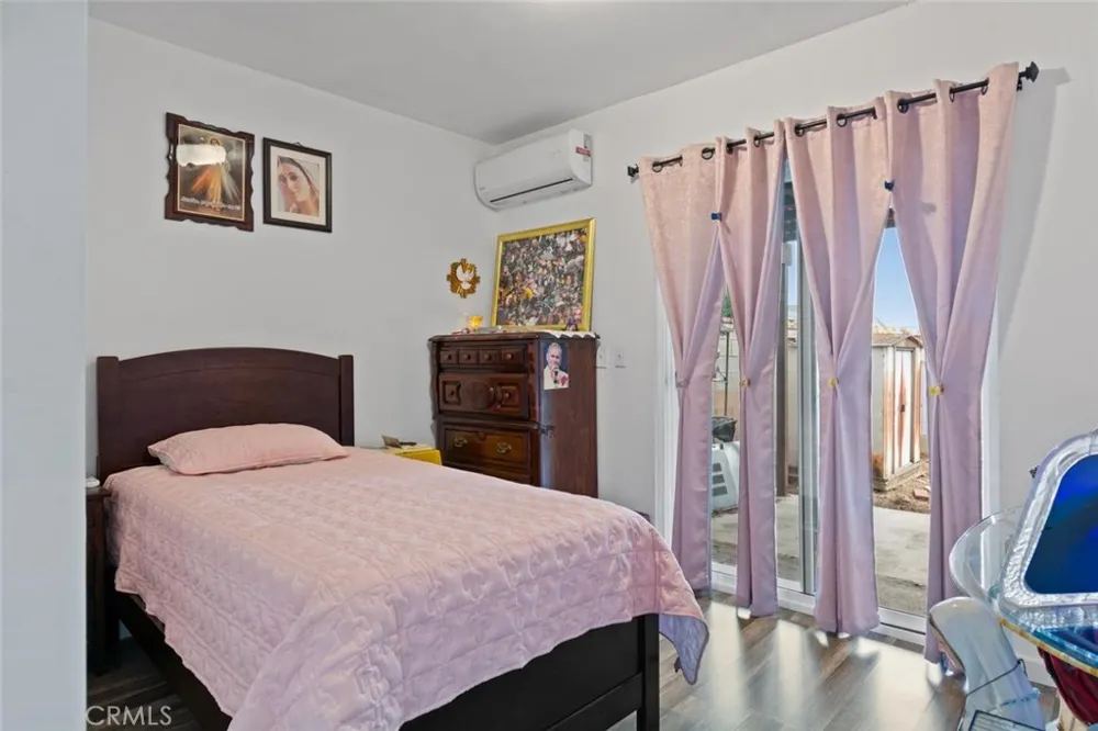 13260 Raven Sylmar, CA 91342