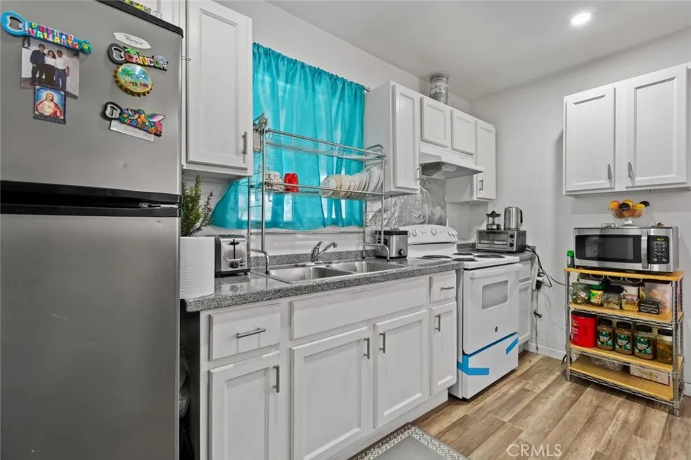 13260 Raven Sylmar, CA 91342