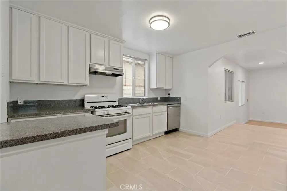 13260 Raven Sylmar, CA 91342