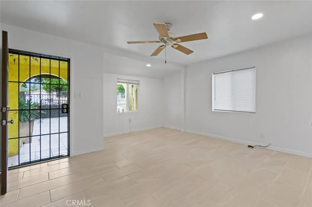 13260 Raven Sylmar, CA 91342