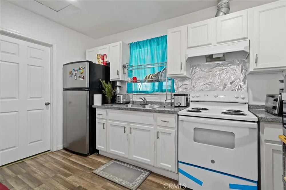 13260 Raven Sylmar, CA 91342