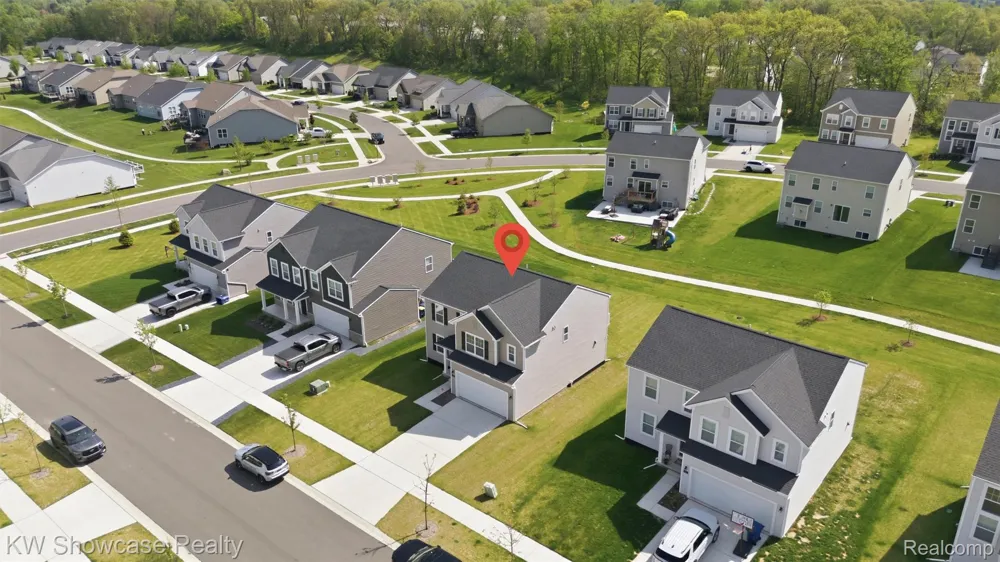 249 Saddleback Court White Lake Charter Township, MI 48386