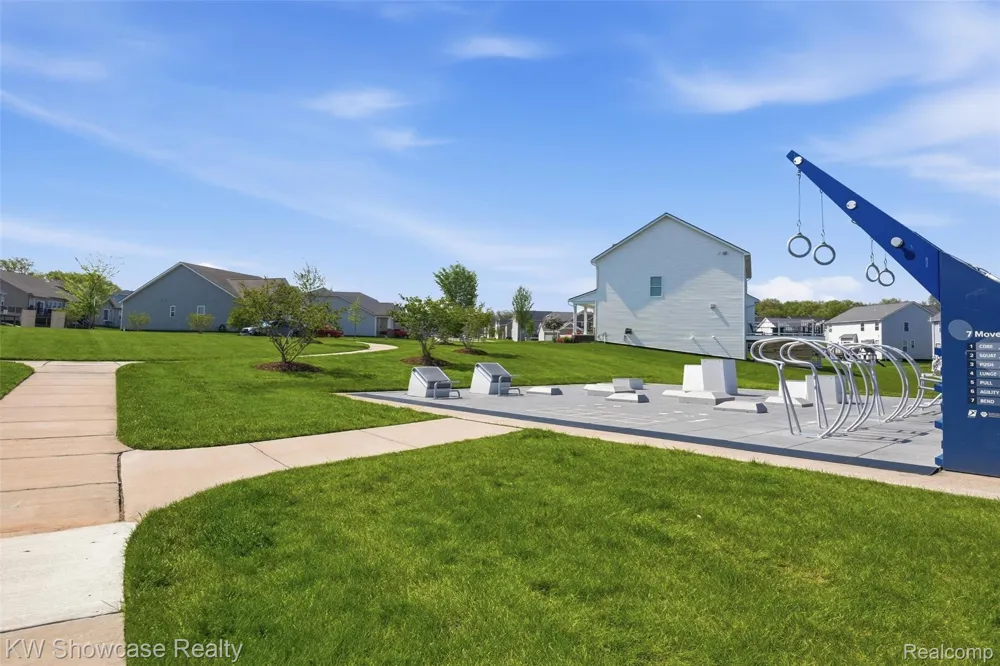 249 Saddleback Court White Lake Charter Township, MI 48386