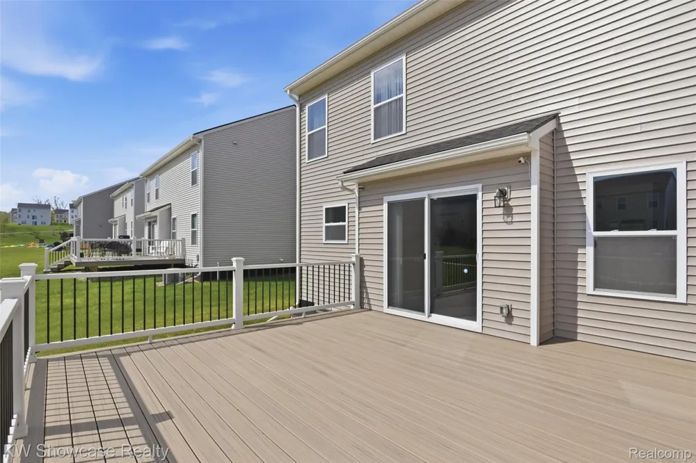 249 Saddleback Court White Lake Charter Township, MI 48386
