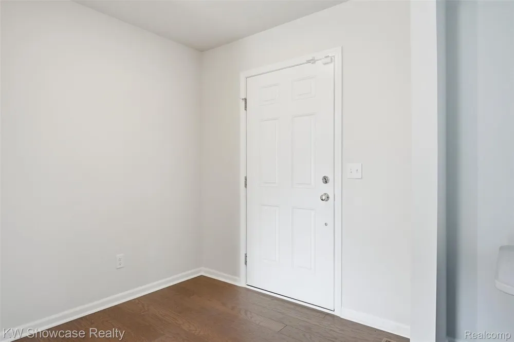 249 Saddleback Court White Lake Charter Township, MI 48386