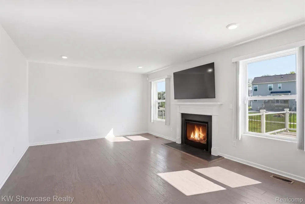249 Saddleback Court White Lake Charter Township, MI 48386