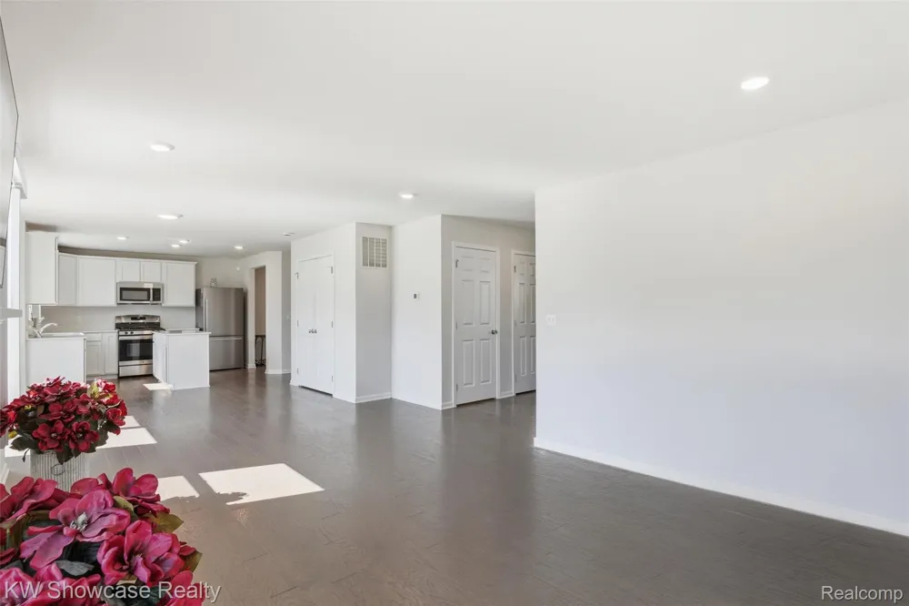 249 Saddleback Court White Lake Charter Township, MI 48386