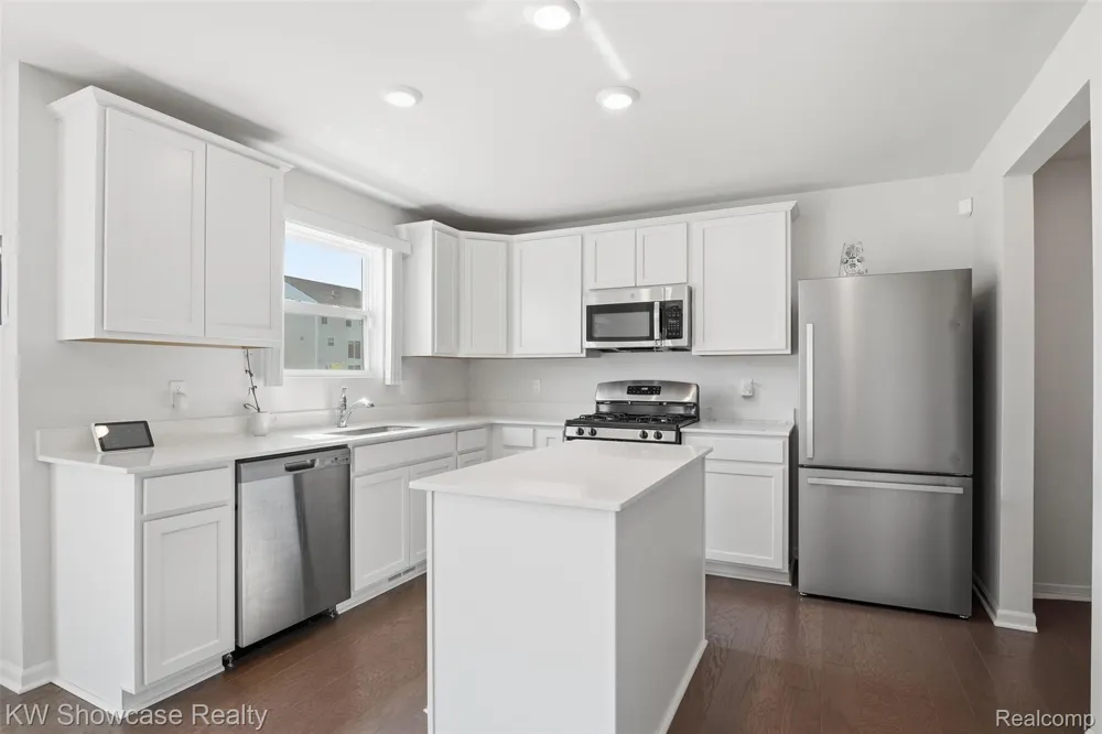 249 Saddleback Court White Lake Charter Township, MI 48386