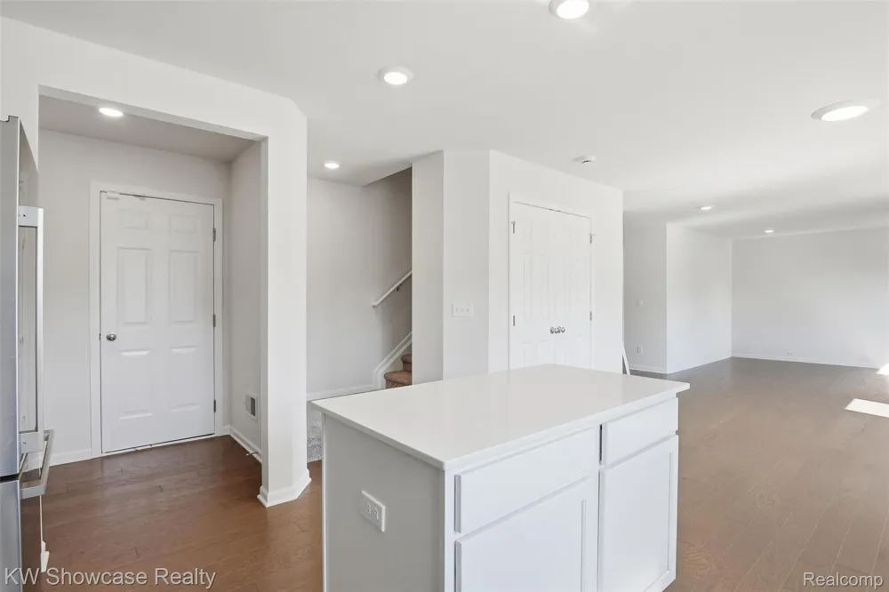 249 Saddleback Court White Lake Charter Township, MI 48386