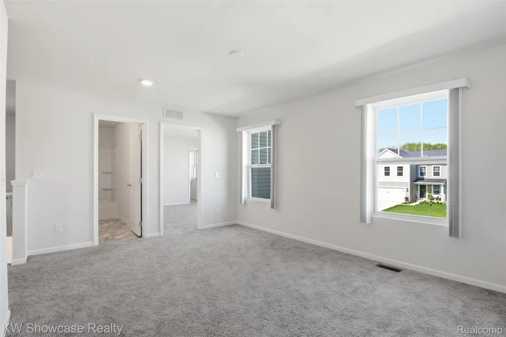 249 Saddleback Court White Lake Charter Township, MI 48386