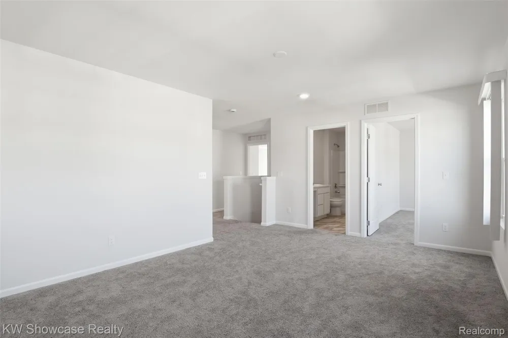 249 Saddleback Court White Lake Charter Township, MI 48386