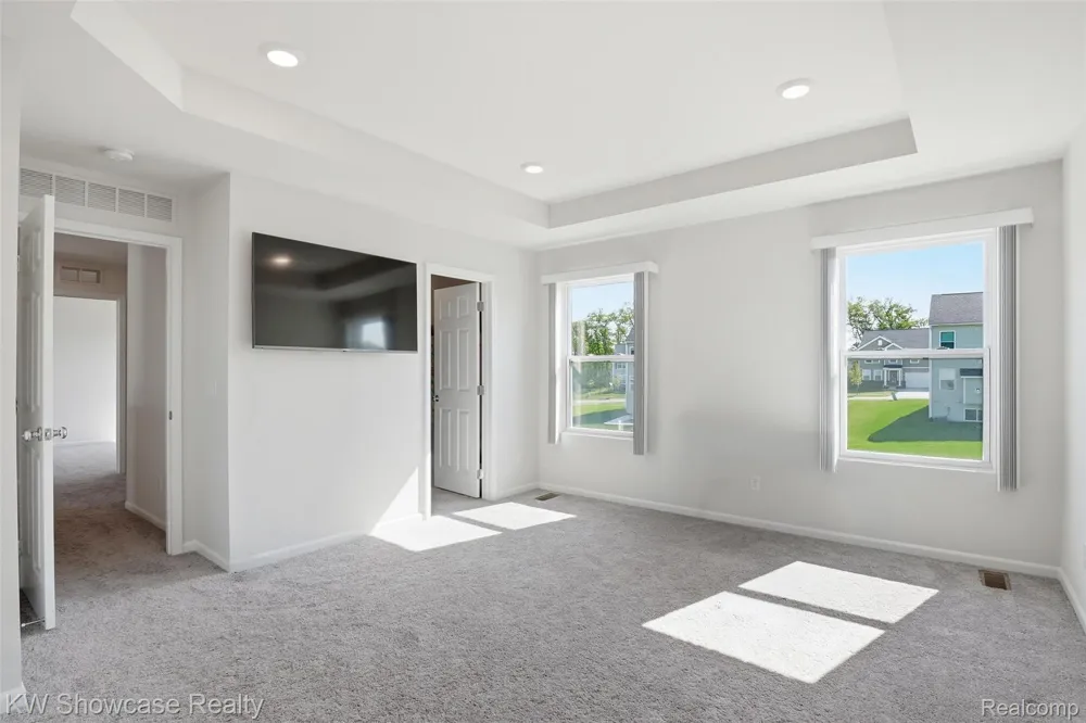 249 Saddleback Court White Lake Charter Township, MI 48386