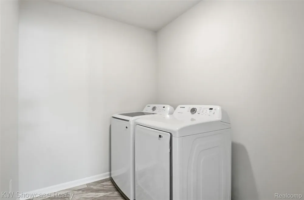 249 Saddleback Court White Lake Charter Township, MI 48386