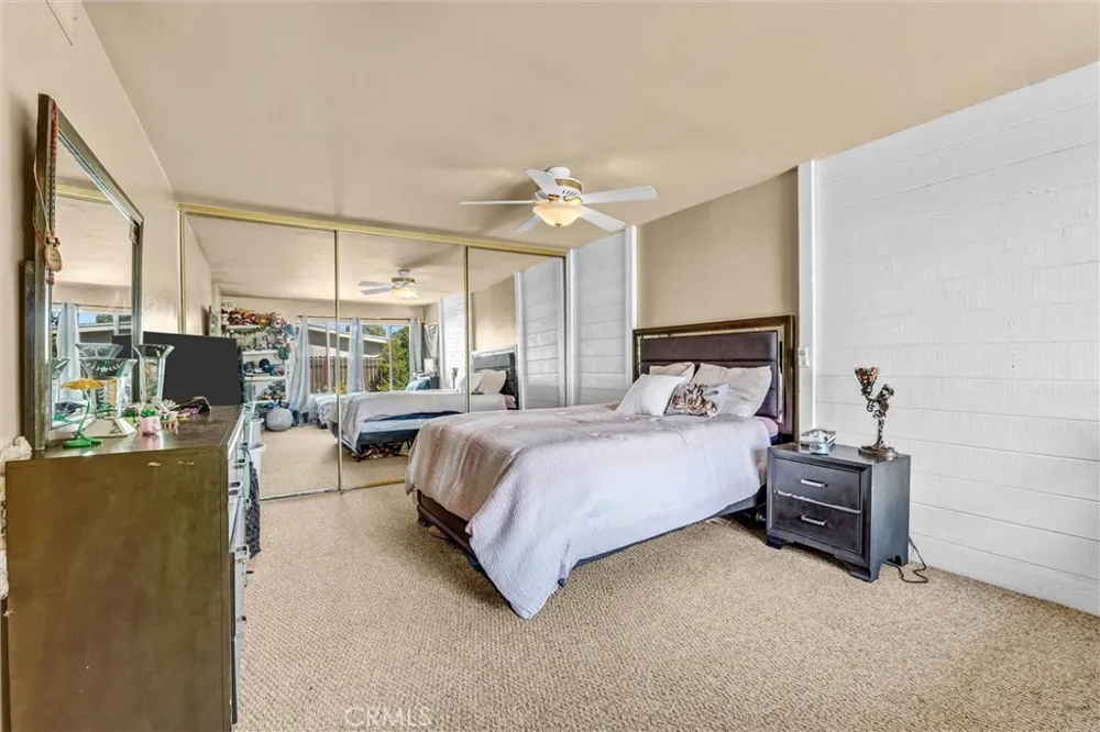 24389 La Glorita Newhall, CA 91321