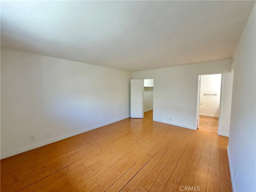 14141 Dickens #311 Sherman Oaks, CA 91423