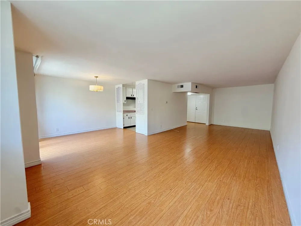 14141 Dickens #311 Sherman Oaks, CA 91423