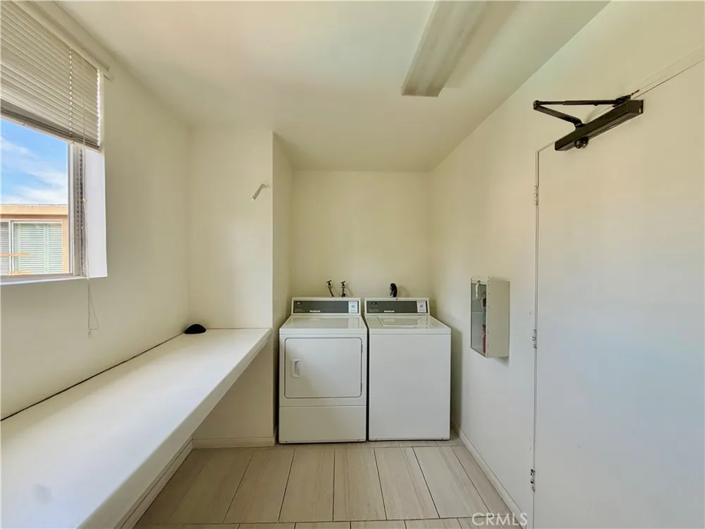 14141 Dickens #311 Sherman Oaks, CA 91423