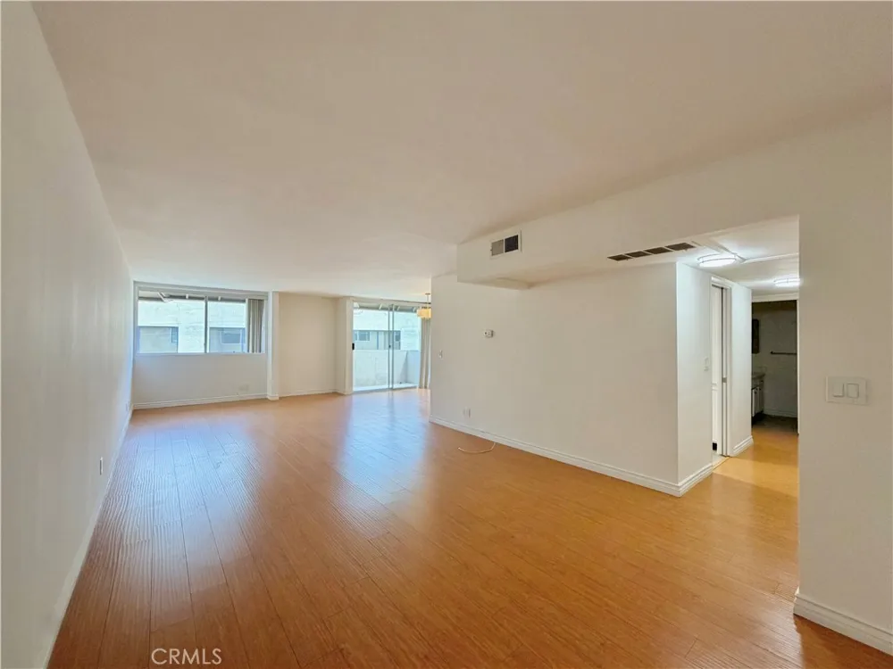 14141 Dickens #311 Sherman Oaks, CA 91423