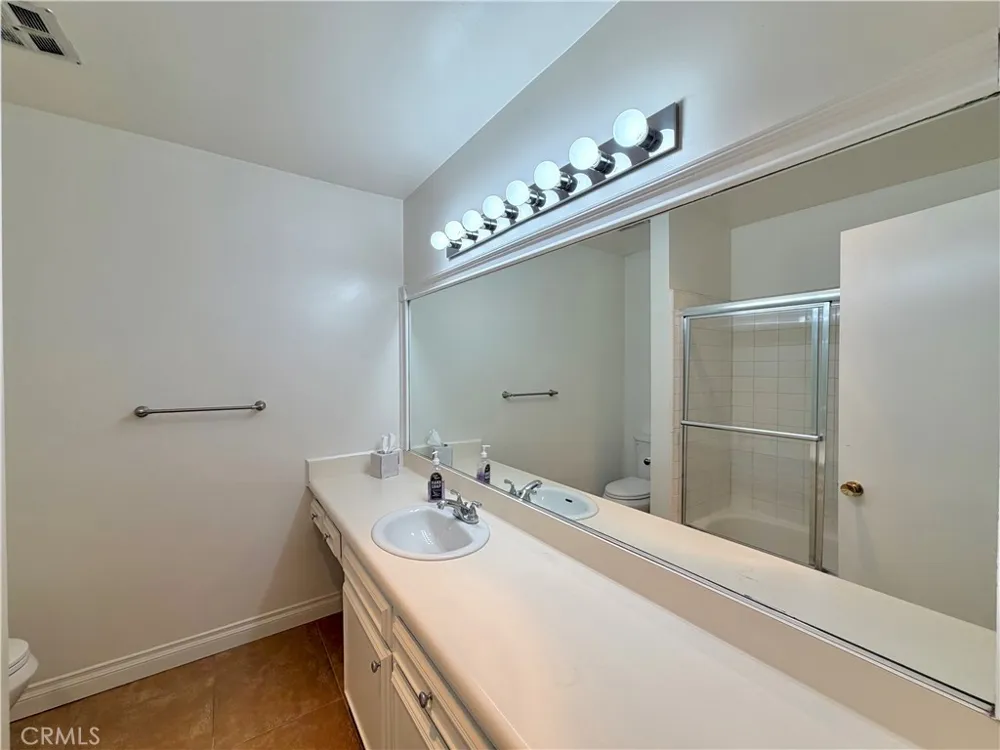 14141 Dickens #311 Sherman Oaks, CA 91423
