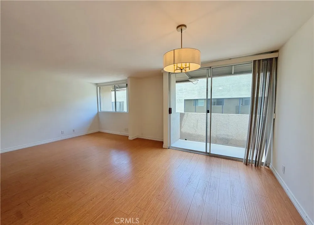 14141 Dickens #311 Sherman Oaks, CA 91423