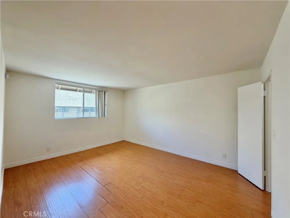 14141 Dickens #311 Sherman Oaks, CA 91423