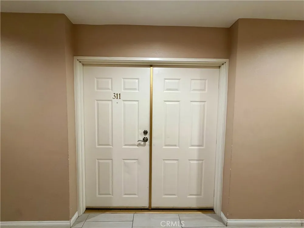 14141 Dickens #311 Sherman Oaks, CA 91423
