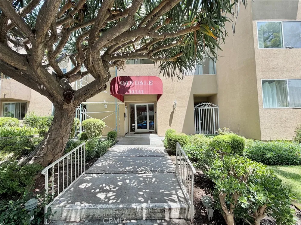 14141 Dickens #311 Sherman Oaks, CA 91423