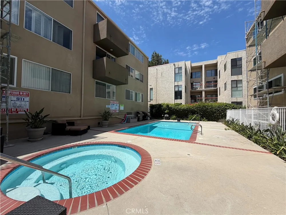 14141 Dickens #311 Sherman Oaks, CA 91423