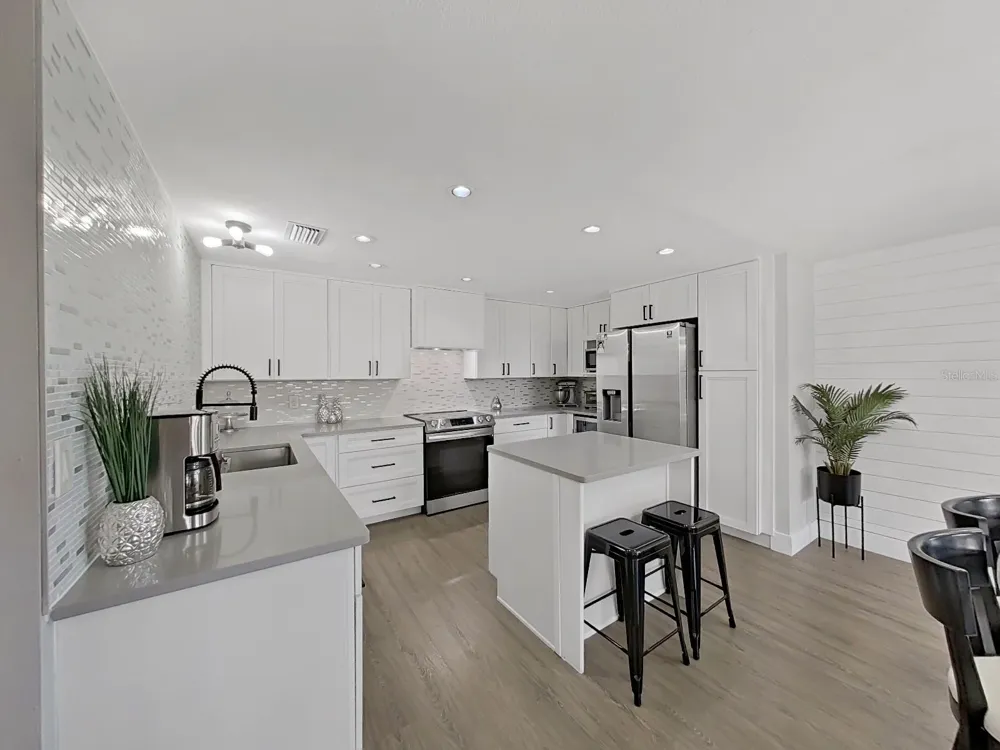 150 BELLEVIEW BOULEVARD #106 Belleair, FL 33756