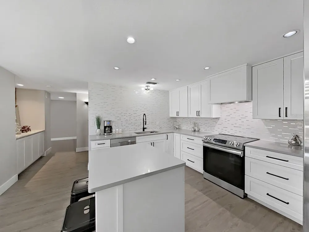 150 BELLEVIEW BOULEVARD #106 Belleair, FL 33756