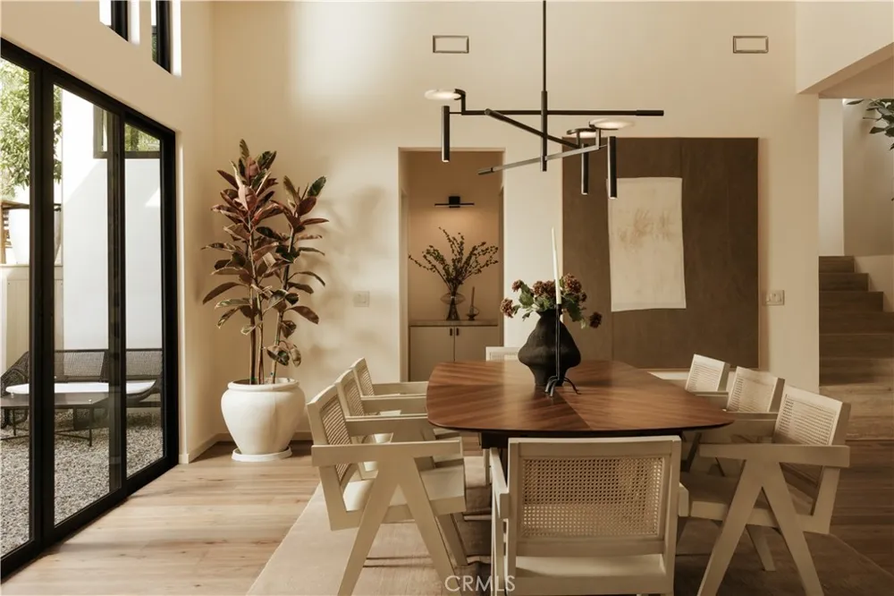 12162 Laurel Terrace Drive Studio City, CA 91604