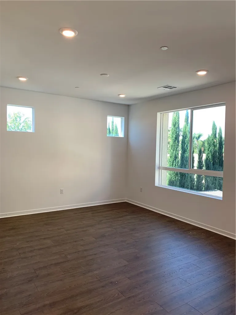 9425 N. Sepulveda Blvd. #6 North Hills, CA 91343