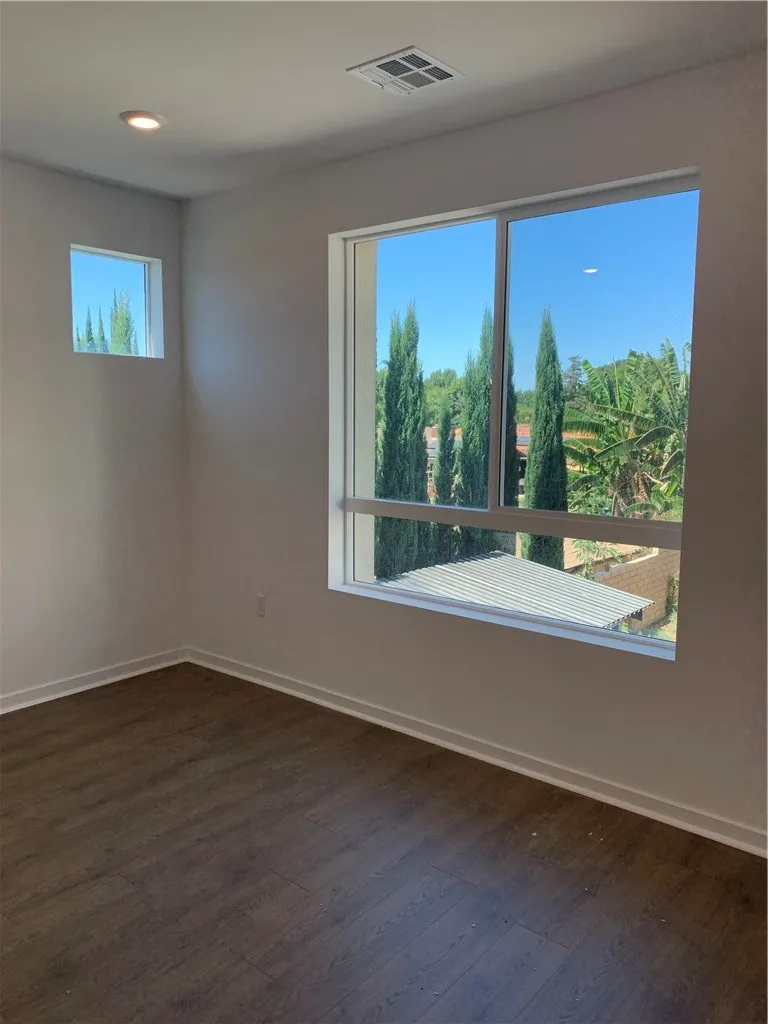 9425 N. Sepulveda Blvd. #6 North Hills, CA 91343