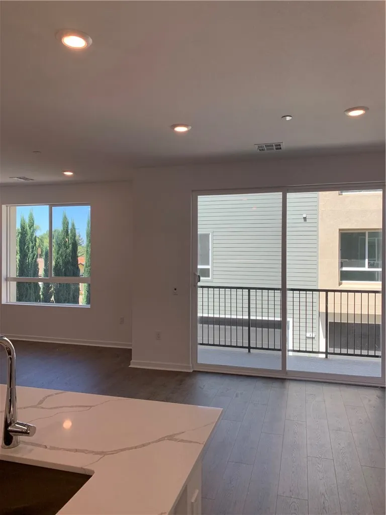 9425 N. Sepulveda Blvd. #6 North Hills, CA 91343