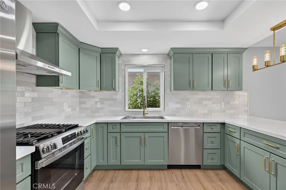 76726 California Palm Desert, CA 92211