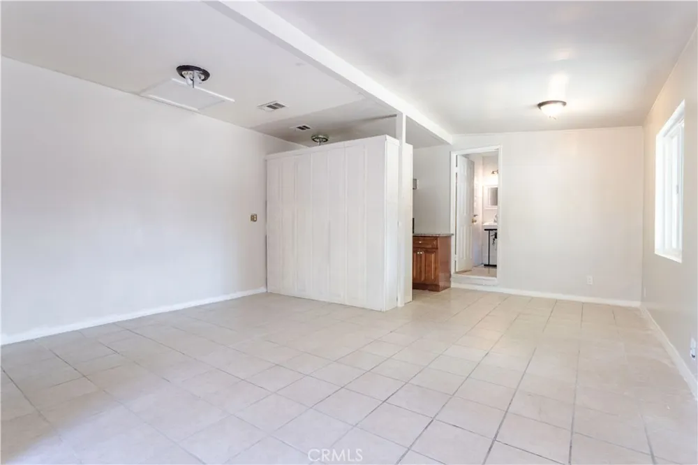8855 Tyrone Avenue Panorama City, CA 91402