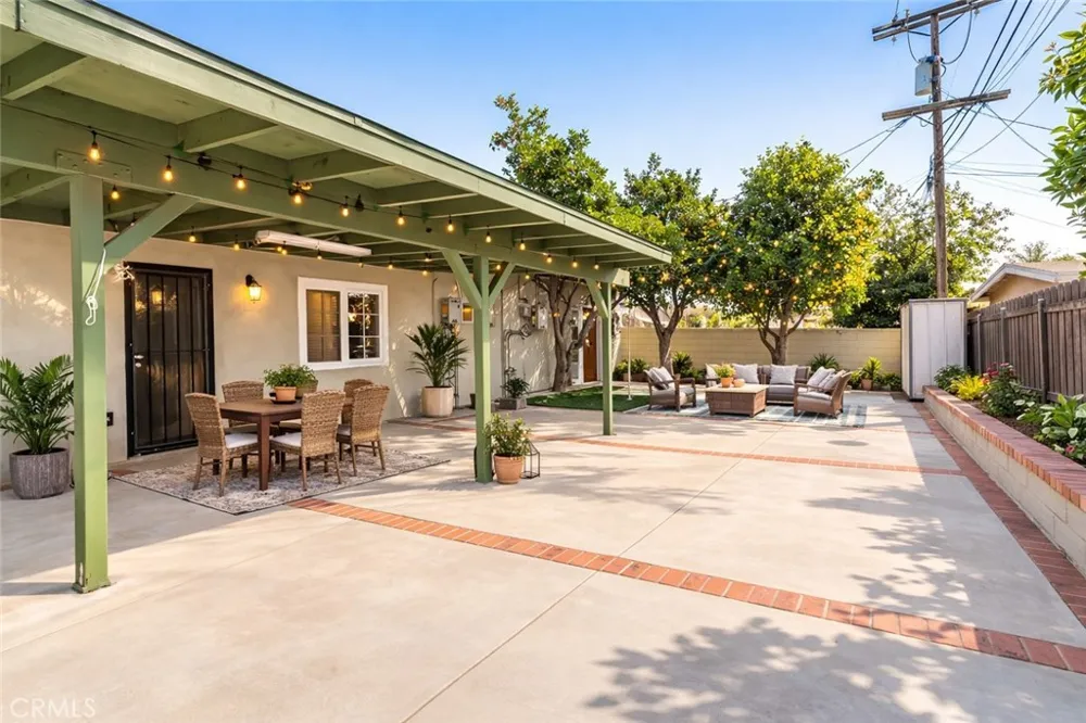 8855 Tyrone Avenue Panorama City, CA 91402