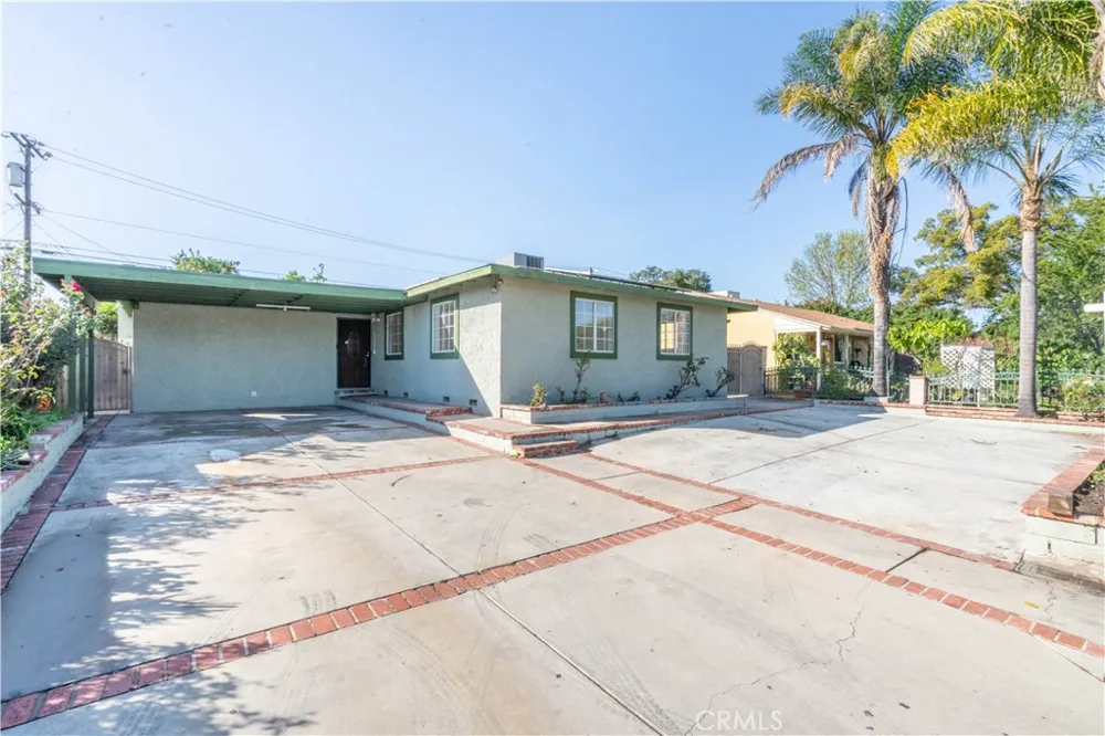 8855 Tyrone Avenue Panorama City, CA 91402
