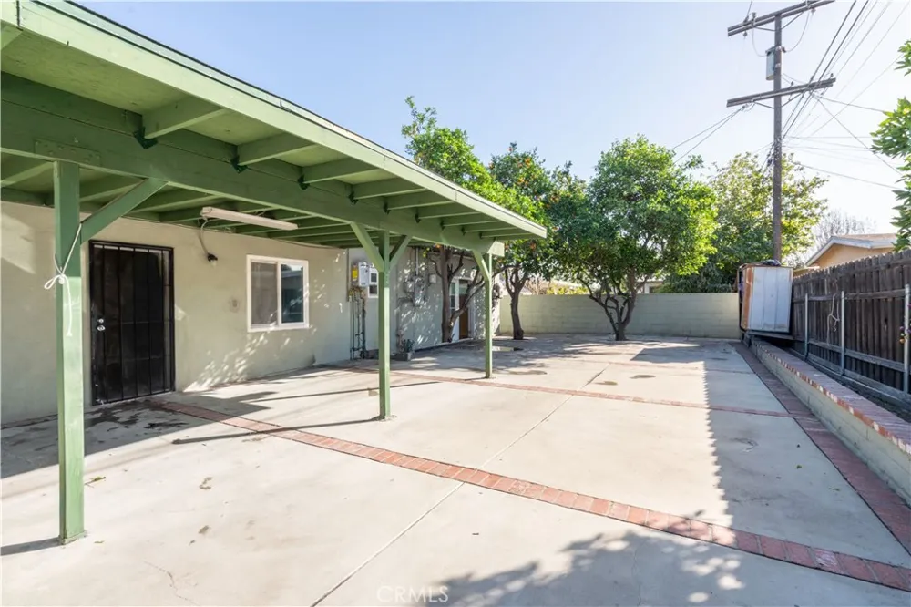 8855 Tyrone Avenue Panorama City, CA 91402
