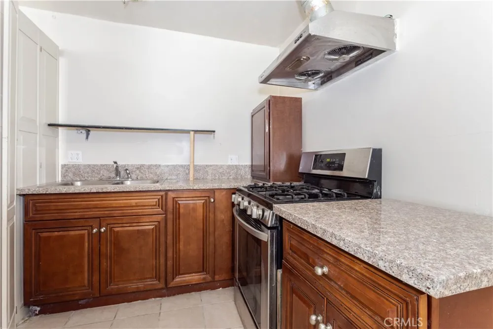 8855 Tyrone Avenue Panorama City, CA 91402