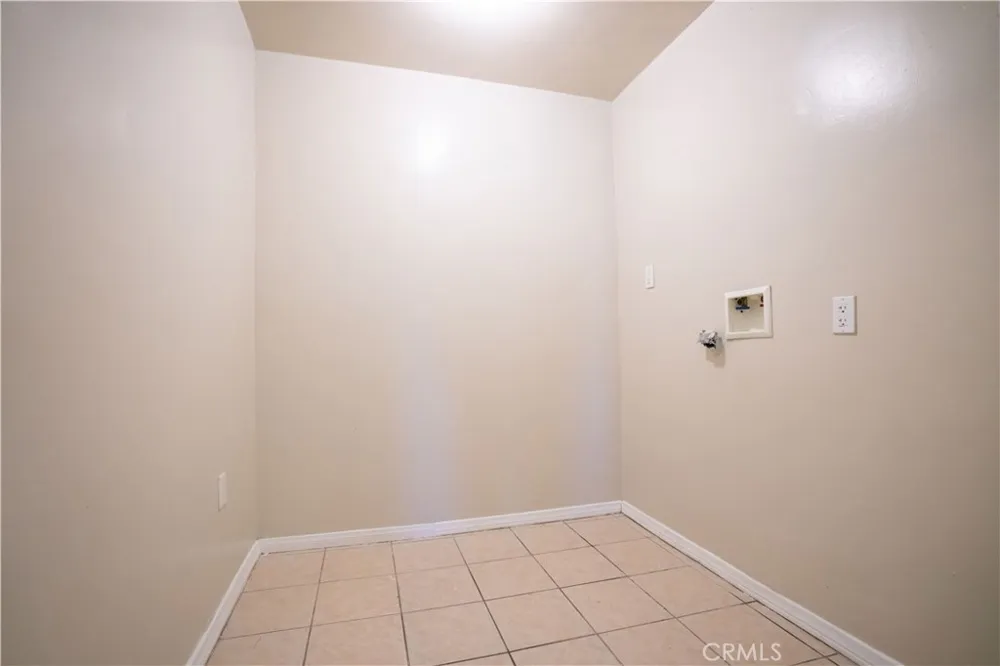 8855 Tyrone Avenue Panorama City, CA 91402