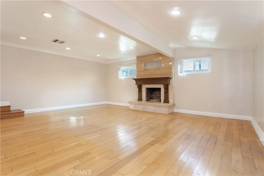 8855 Tyrone Avenue Panorama City, CA 91402