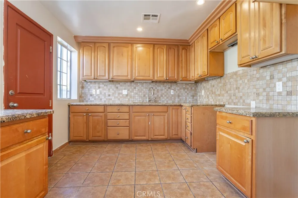 8855 Tyrone Avenue Panorama City, CA 91402