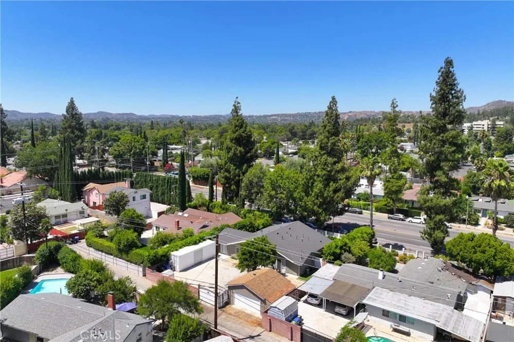 7222 Fallbrook Avenue West Hills, CA 91307