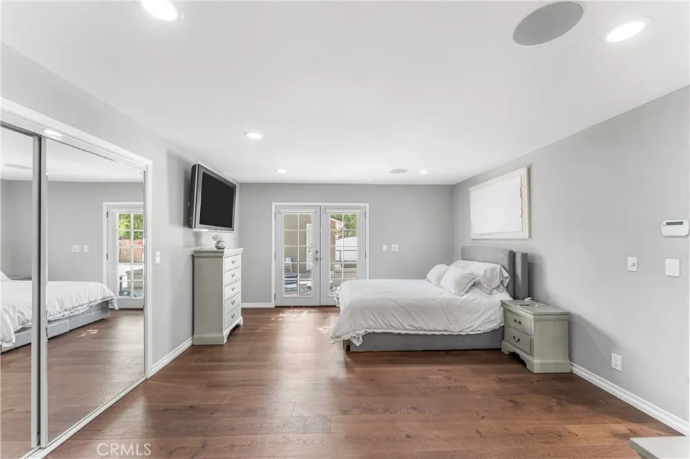 7222 Fallbrook Avenue West Hills, CA 91307