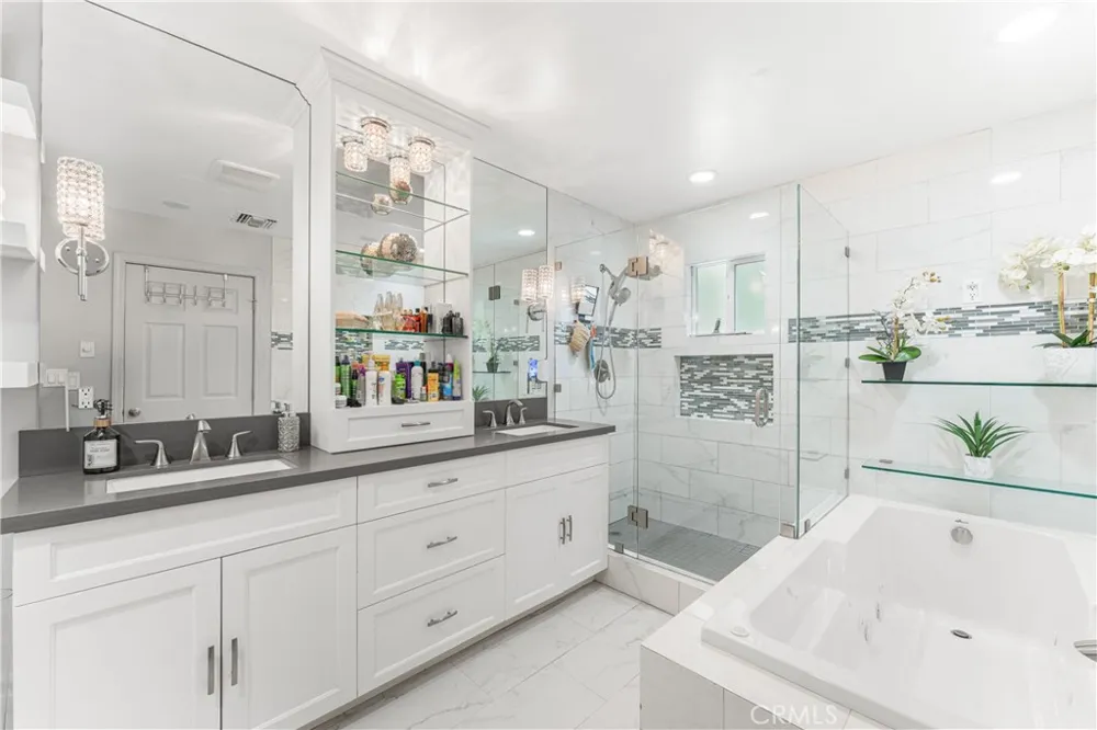 7222 Fallbrook Avenue West Hills, CA 91307