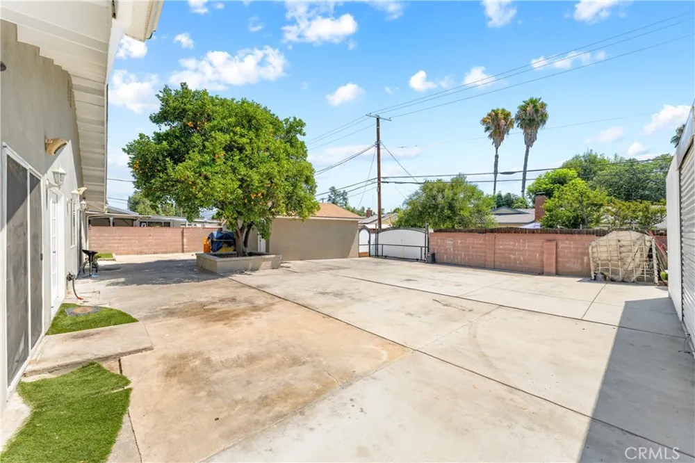 7222 Fallbrook Avenue West Hills, CA 91307