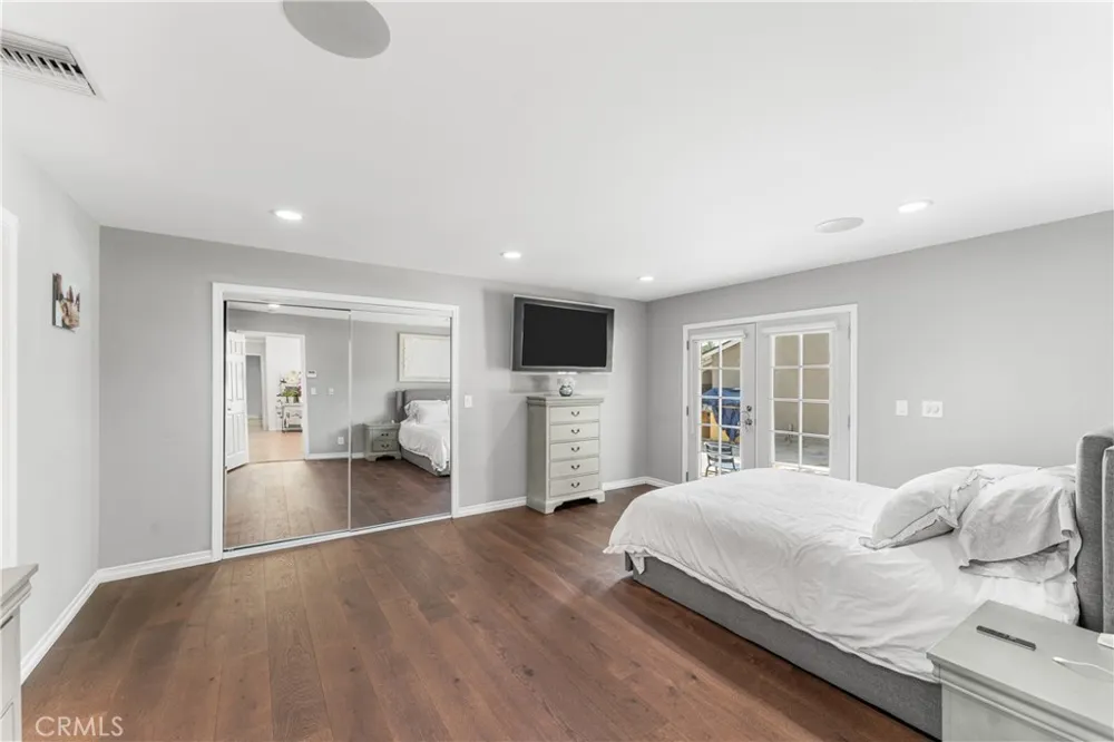 7222 Fallbrook Avenue West Hills, CA 91307
