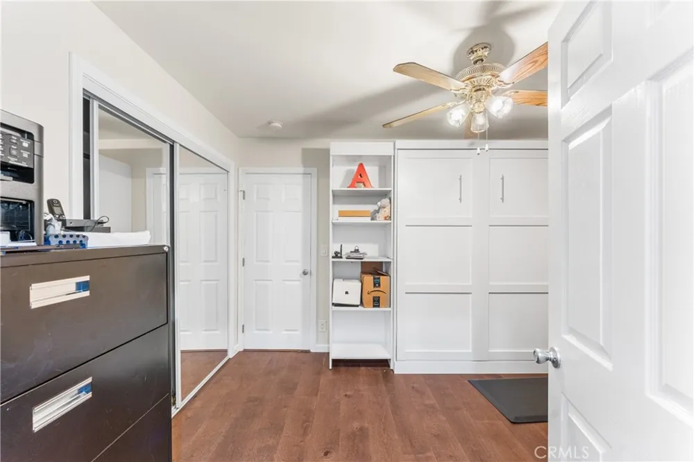 7222 Fallbrook Avenue West Hills, CA 91307